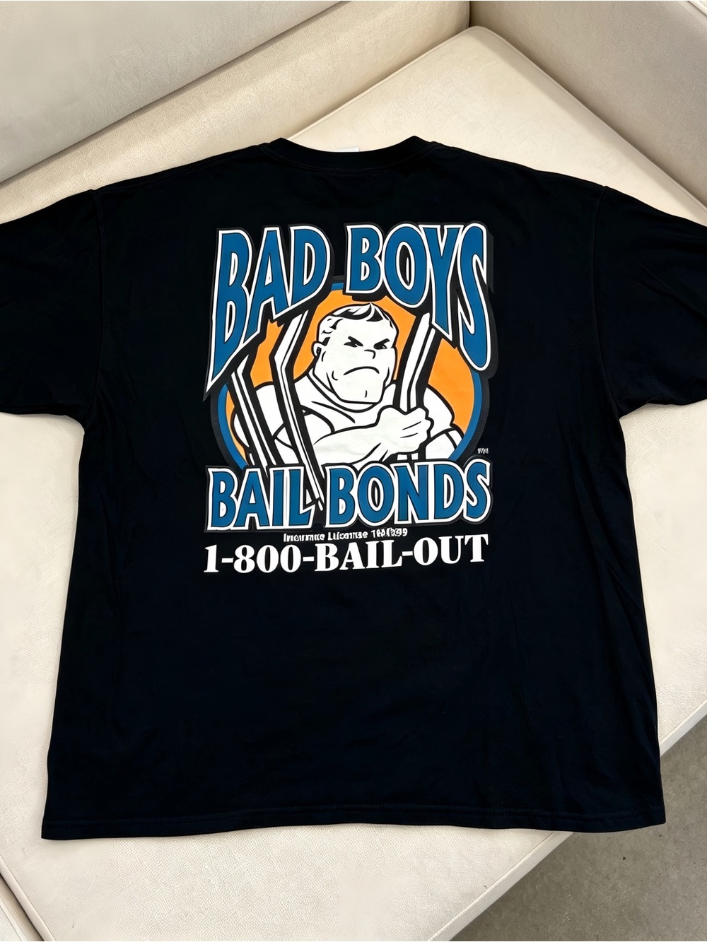 VTG Bad Boys Bail Bonds 1-800-Bail-Out Graphic black Women Men T-shirt Unisex
